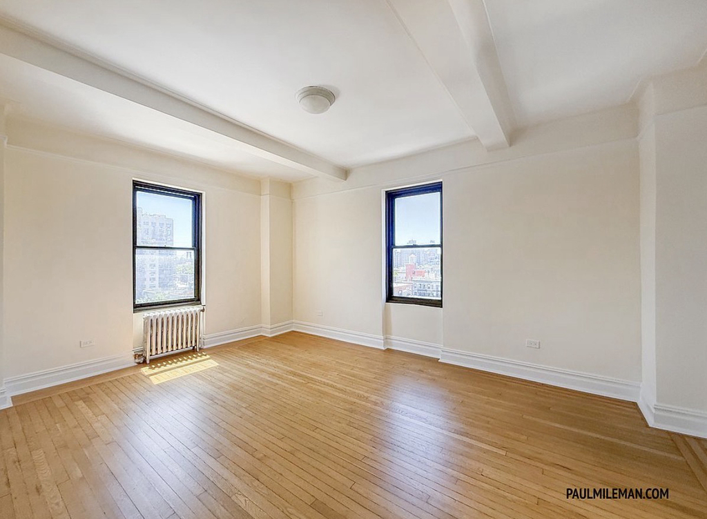 E 11th st/2nd Avenue - Photo 1