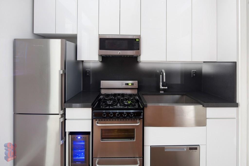 234 West 14th Street - Photo 6