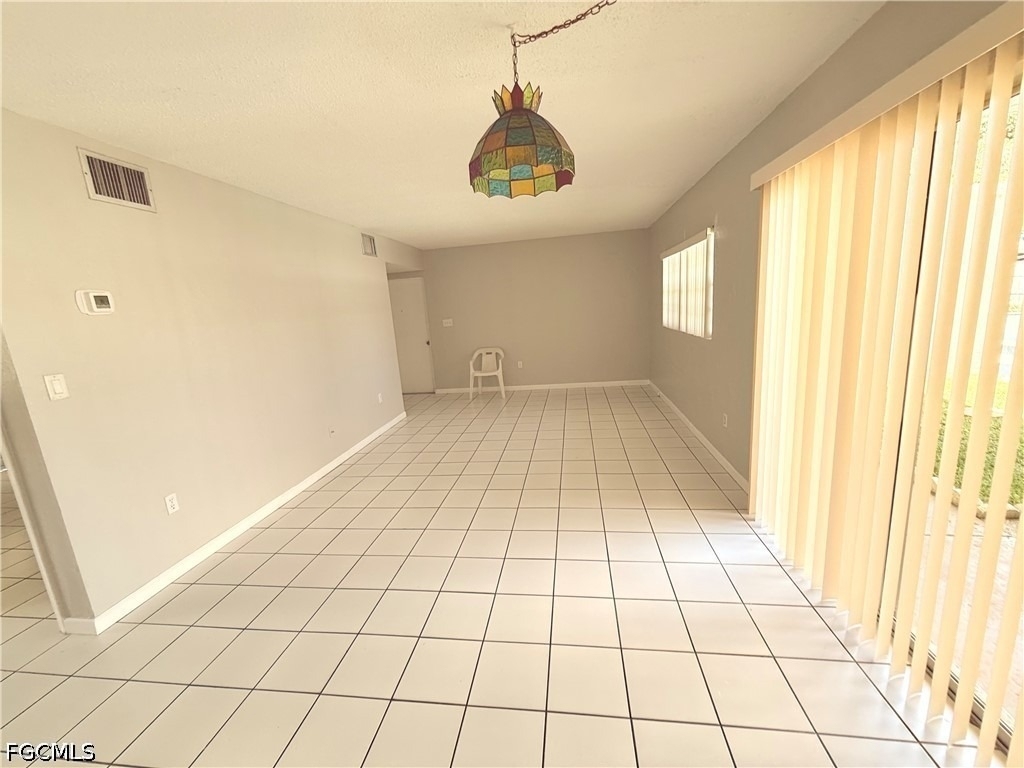 4923 Vincennes Court - Photo 3