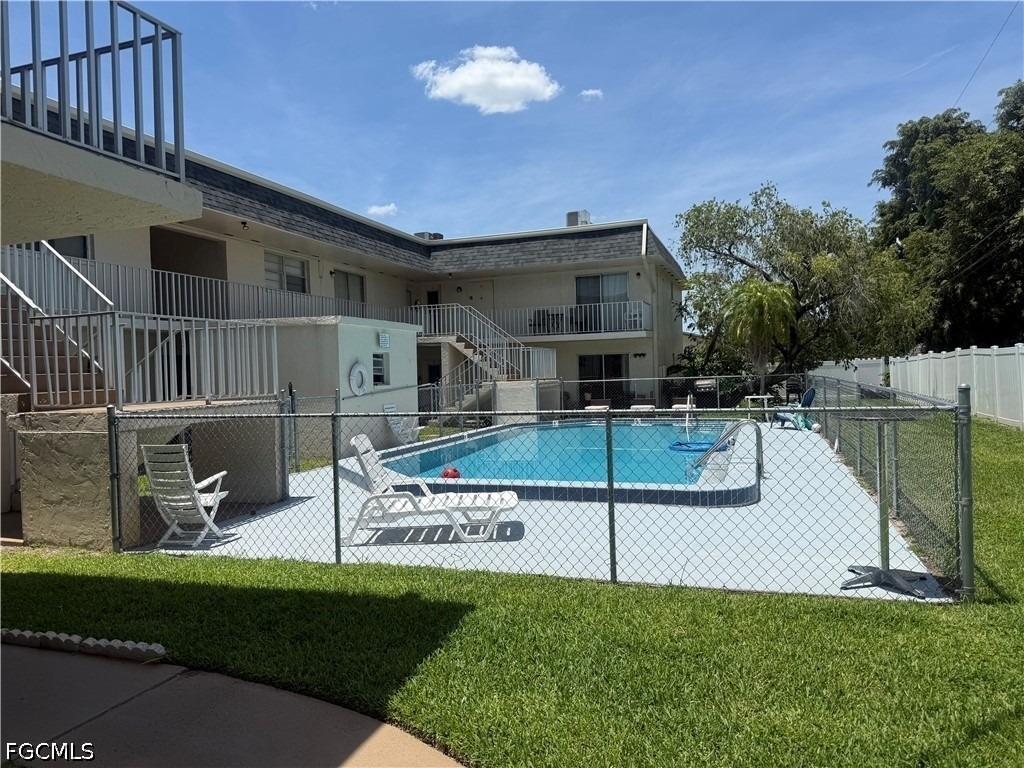 4923 Vincennes Court - Photo 0