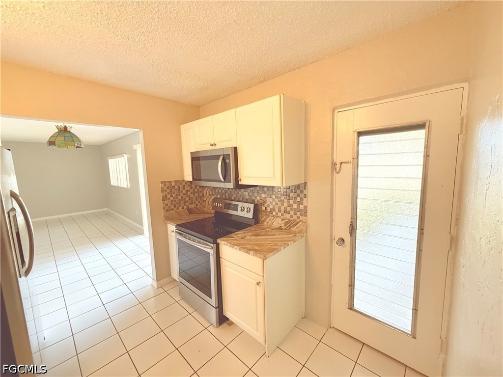 4923 Vincennes Court - Photo 5
