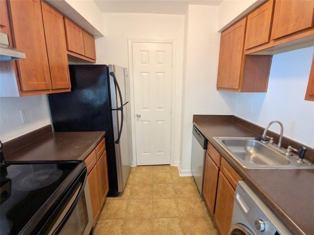 8100 Creekbend Drive - Photo 7