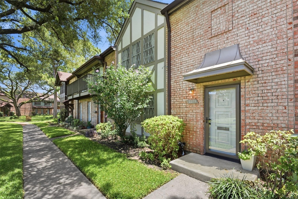 2275 Triway Lane - Photo 2