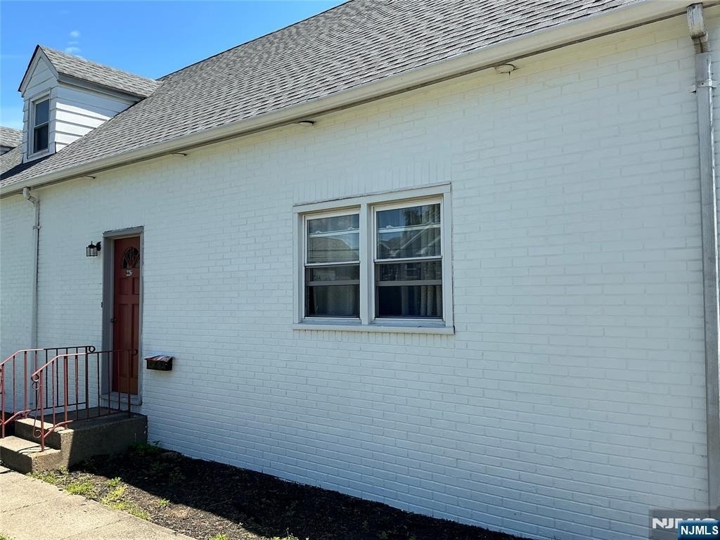 226 Livingston - Photo 0