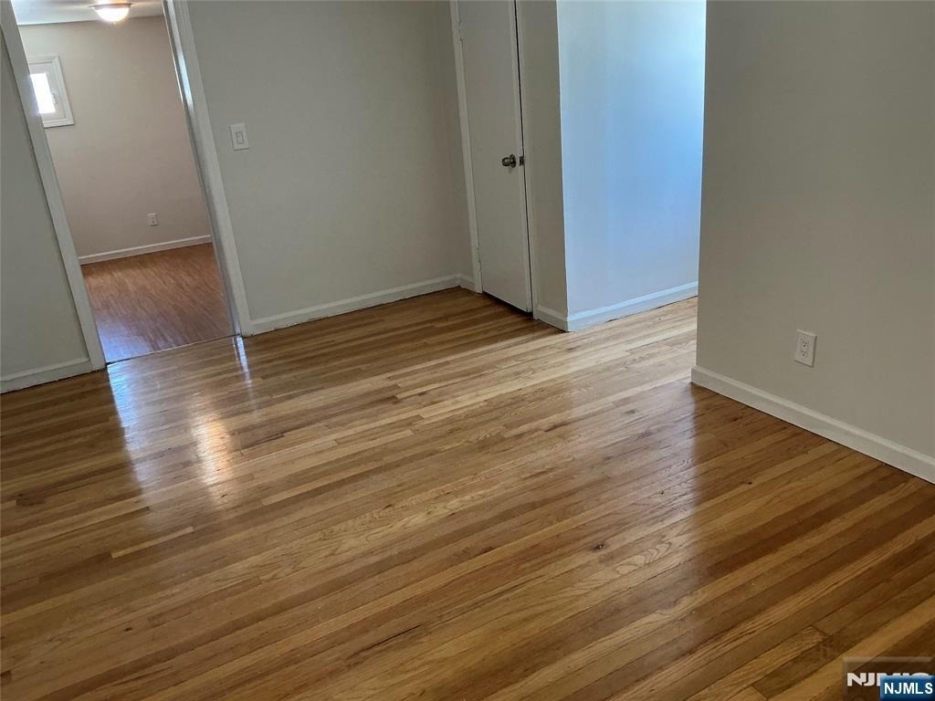 226 Livingston - Photo 4