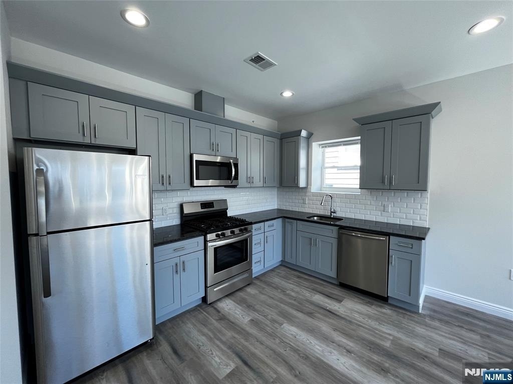 316 Monroe - Photo 1