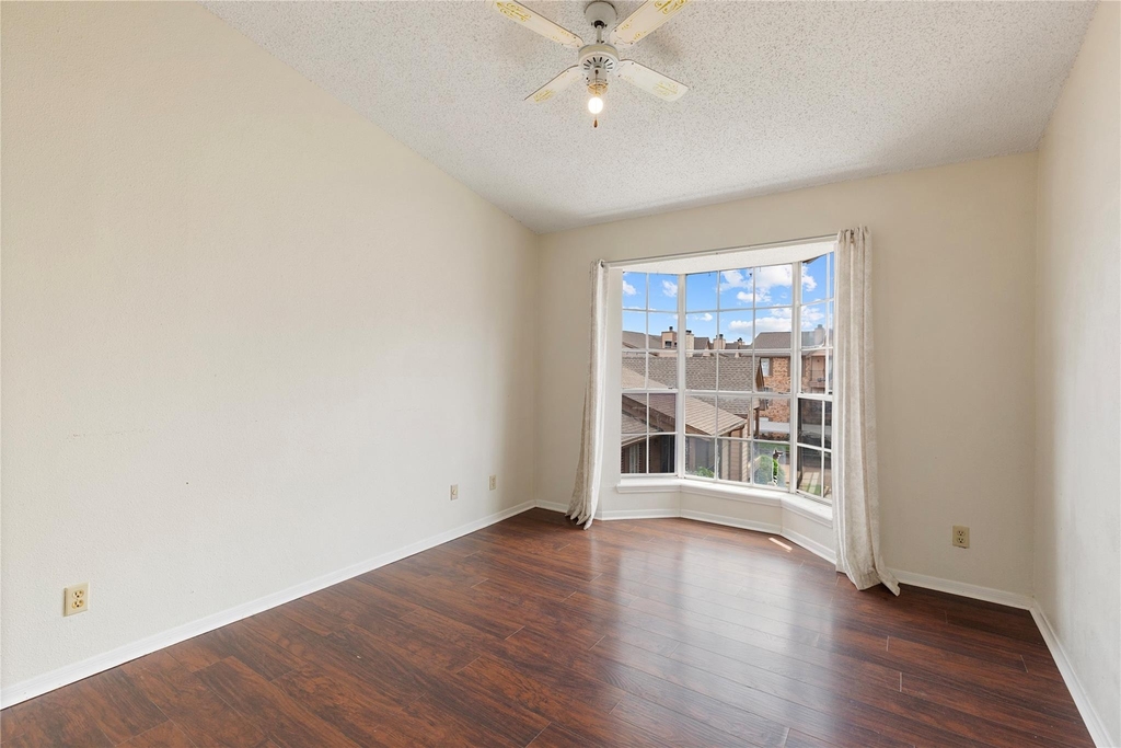 2121 Hepburn Street - Photo 8