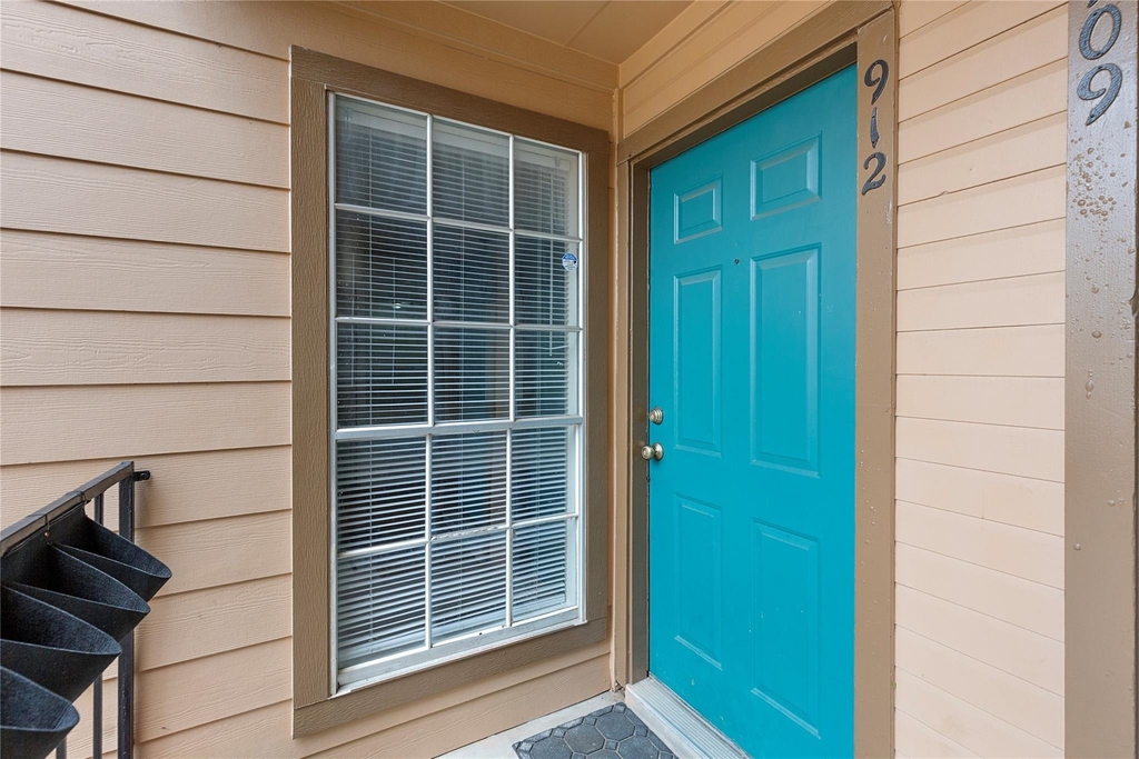 2121 Hepburn Street - Photo 18