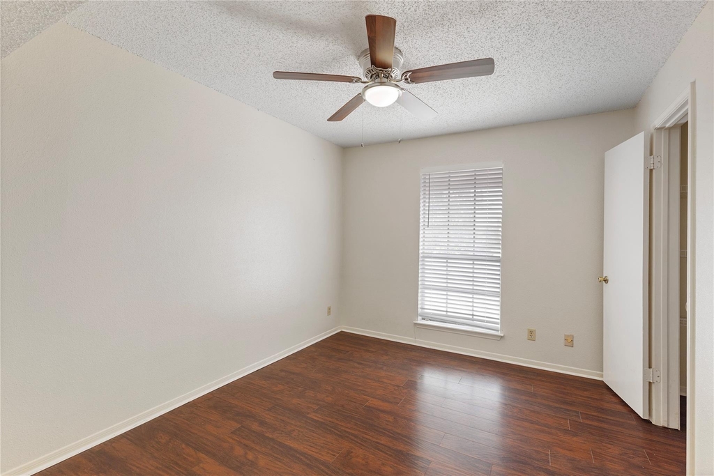 2121 Hepburn Street - Photo 15
