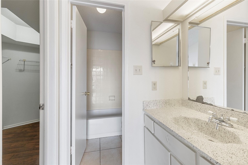 2121 Hepburn Street - Photo 10