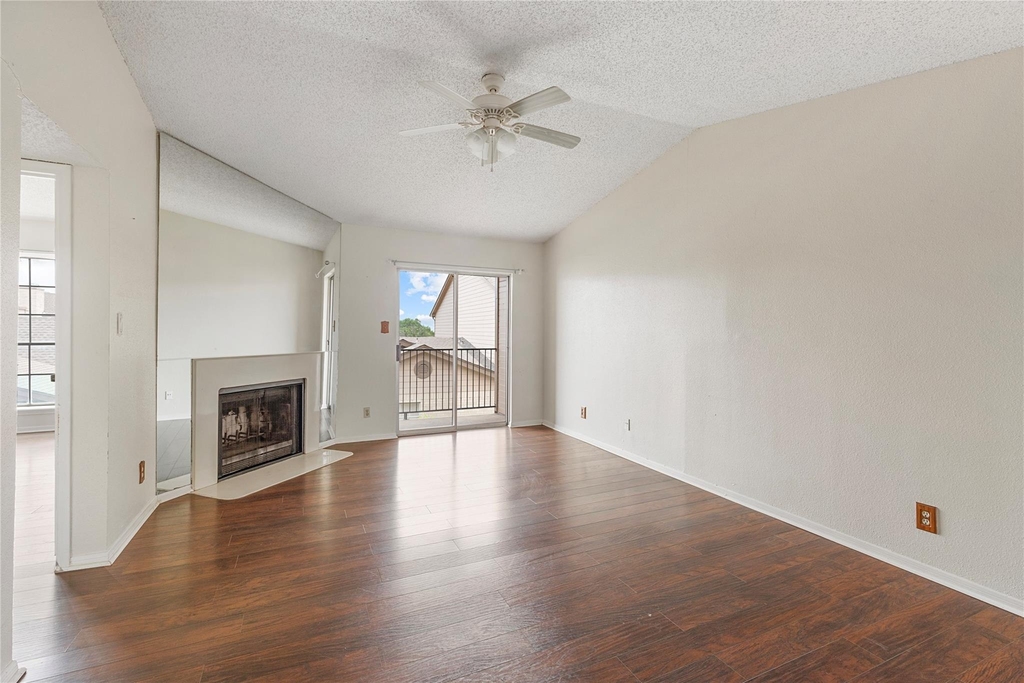 2121 Hepburn Street - Photo 5