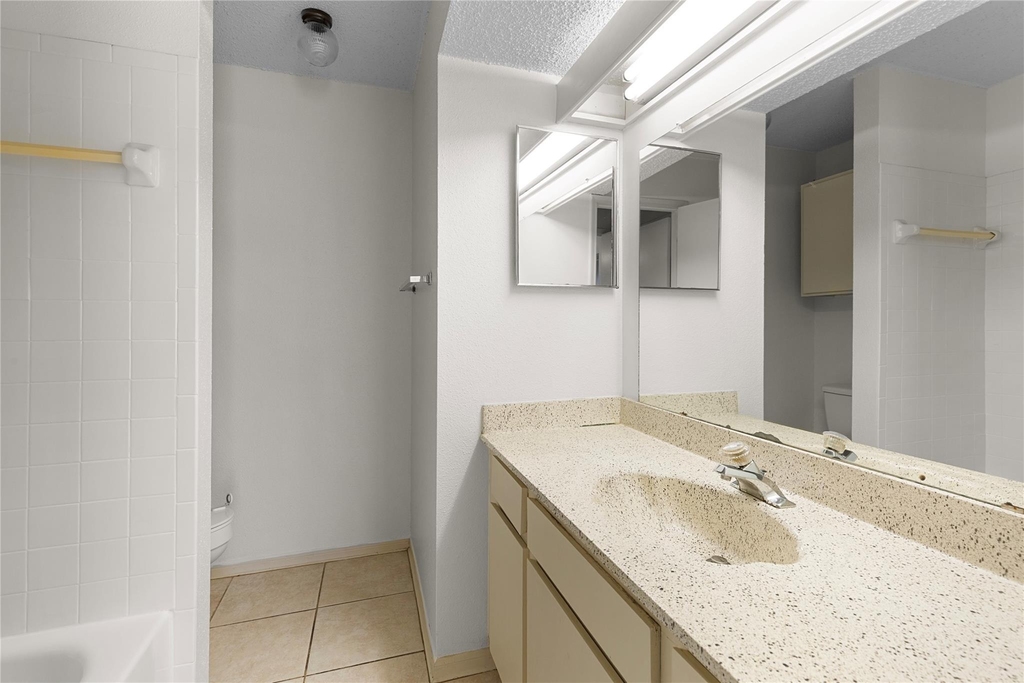 2121 Hepburn Street - Photo 17