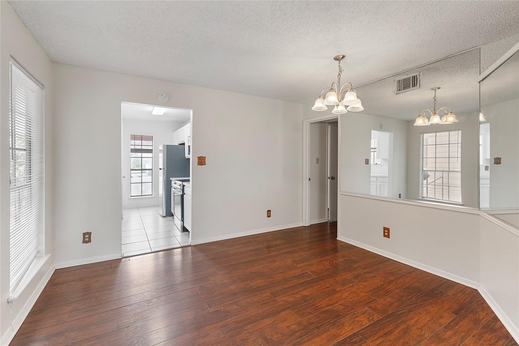 2121 Hepburn Street - Photo 4