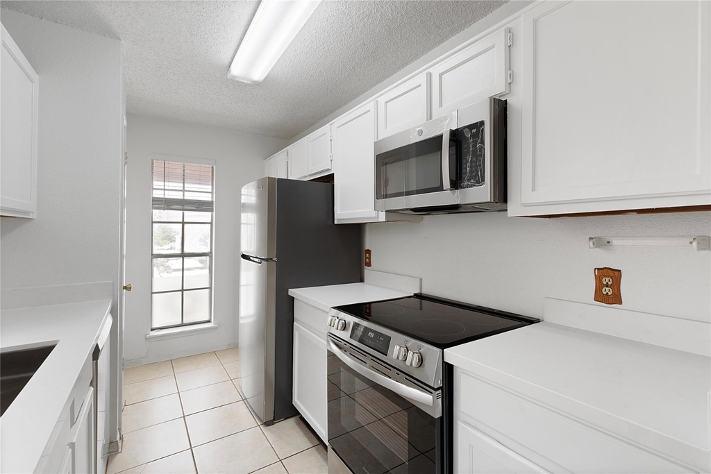 2121 Hepburn Street - Photo 13
