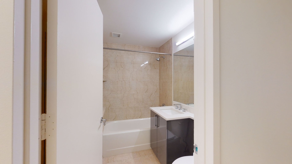 10 Hanover Square - Photo 3