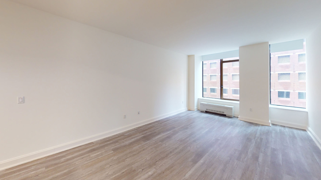 10 Hanover Square - Photo 2