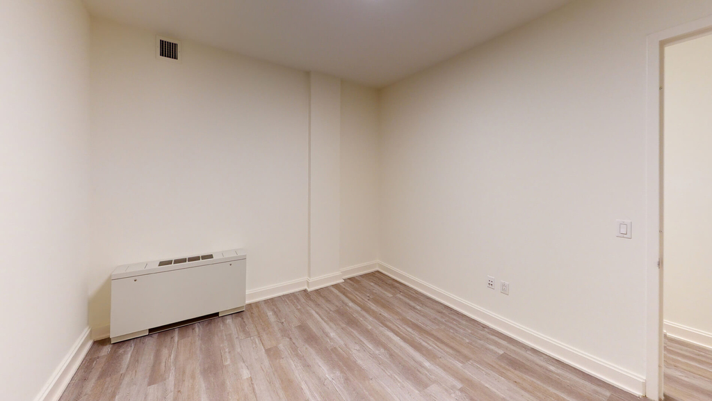 10 Hanover Square - Photo 3