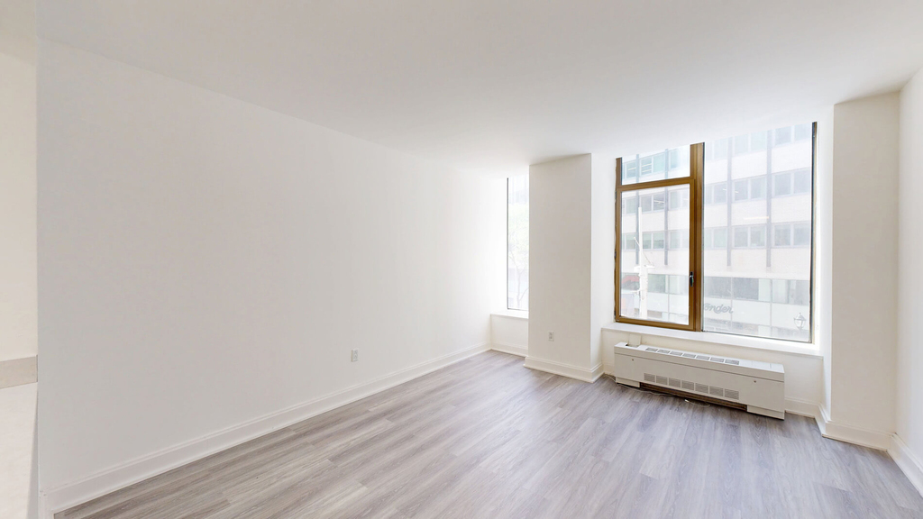 10 Hanover Square - Photo 2