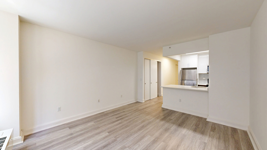 10 Hanover Square - Photo 3