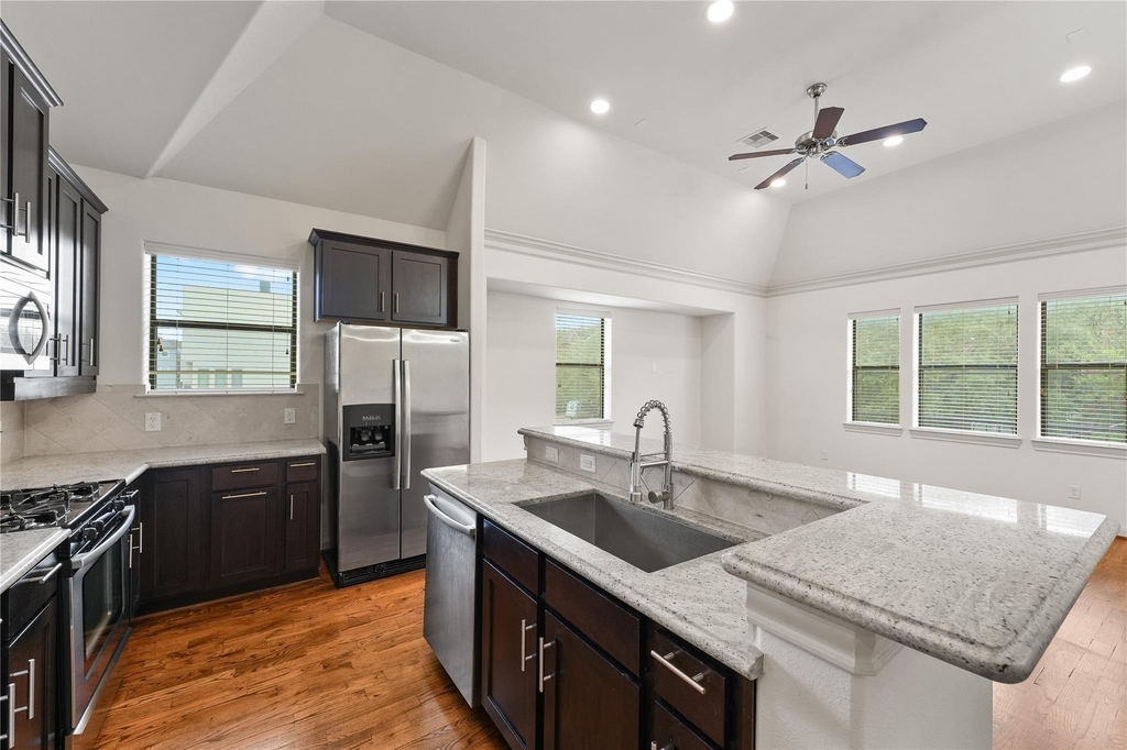 2305 Bastrop Street - Photo 4