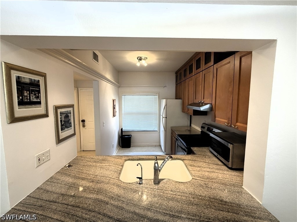 1018 Woodshire Lane - Photo 5