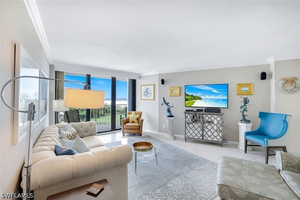 260 Seaview Court - Photo 2