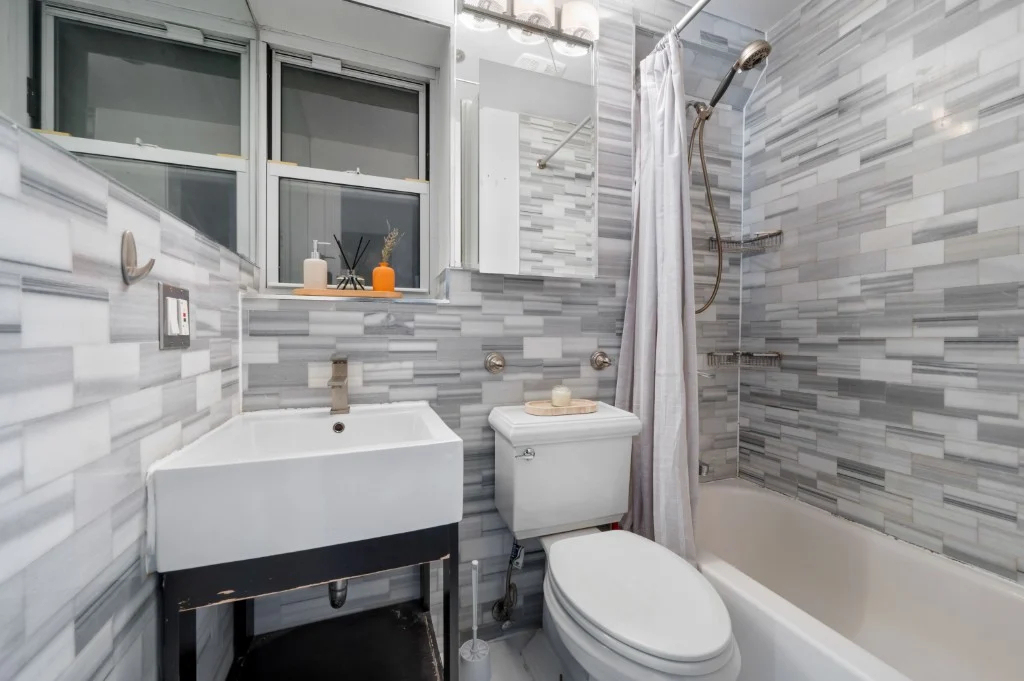 437 West 53rd Street - Photo 8