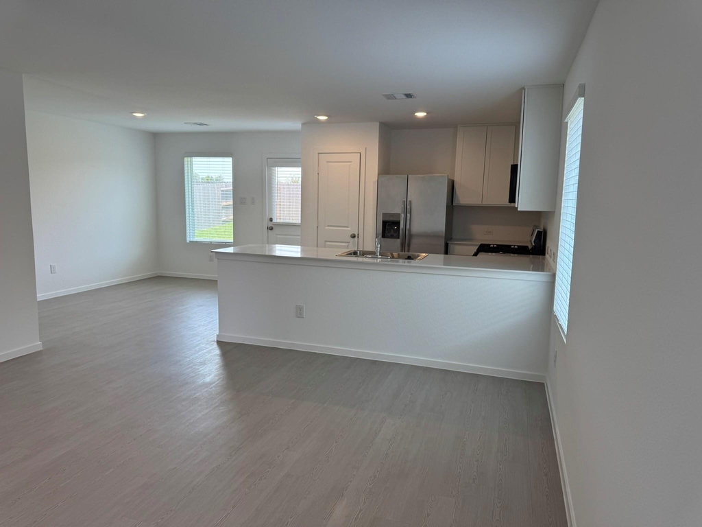 706 Zuppino Lane - Photo 8