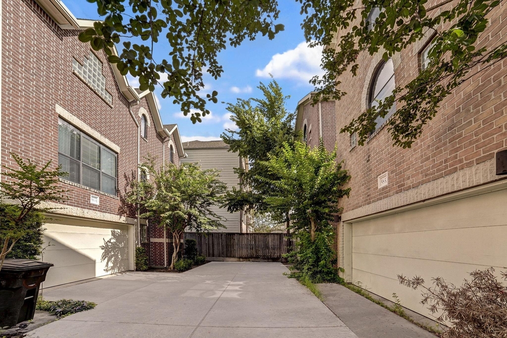 5838 Larkin Street - Photo 42