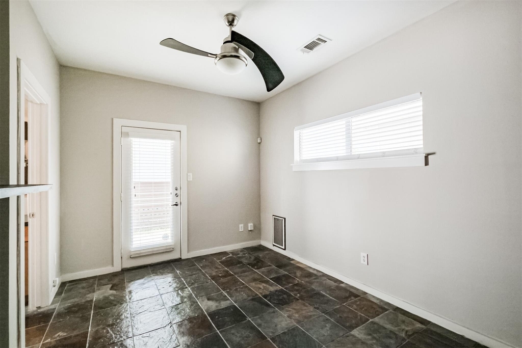 2364 Arlington Street - Photo 7