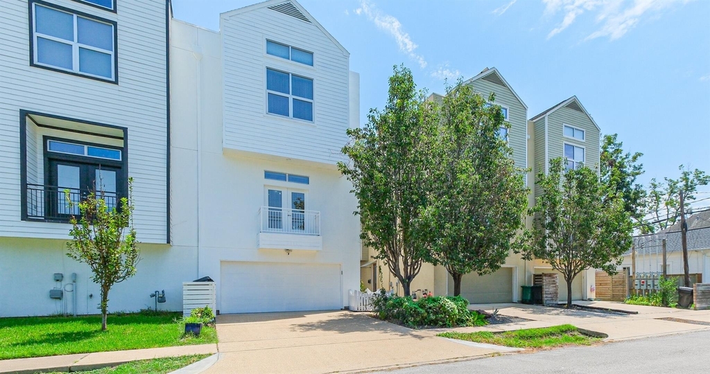 2364 Arlington Street - Photo 1
