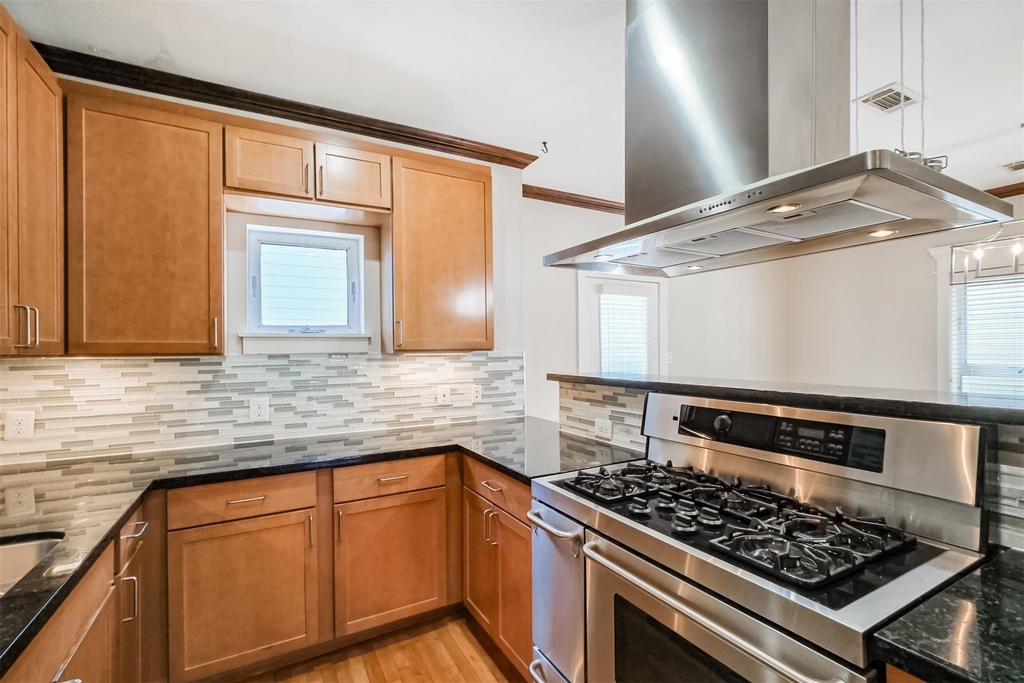 2364 Arlington Street - Photo 20