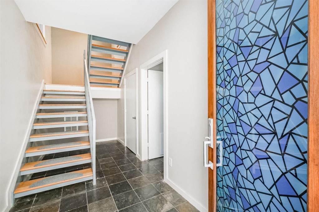 2364 Arlington Street - Photo 6