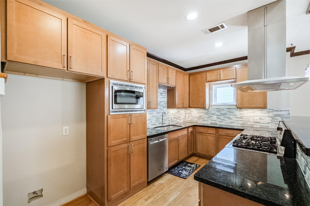 2364 Arlington Street - Photo 19