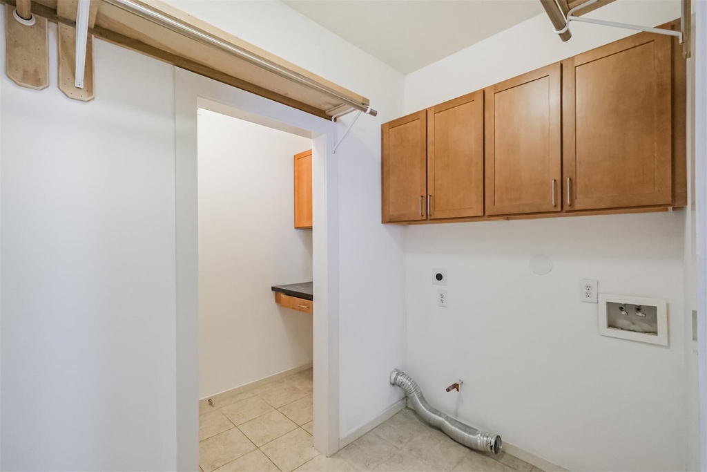2364 Arlington Street - Photo 34