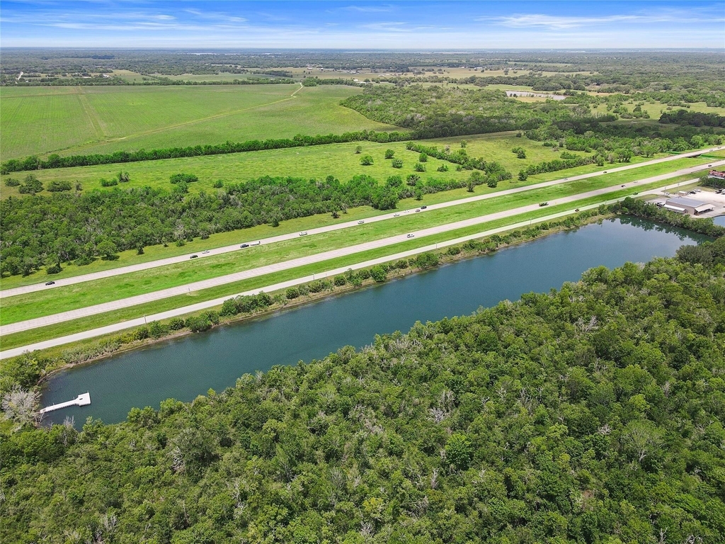 23725 N Highway 288 - Photo 5