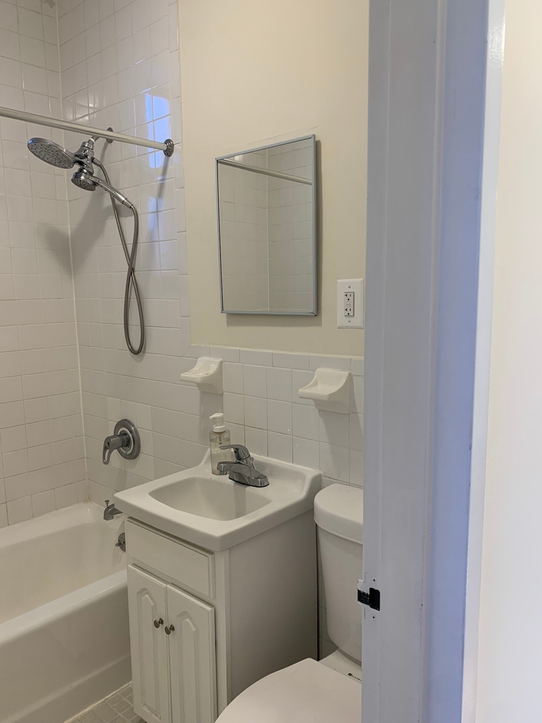 2728 Broadway - Photo 8