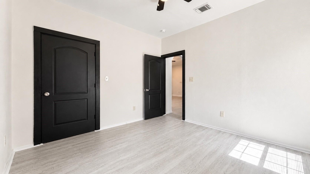 11611 Walraven Drive - Photo 13