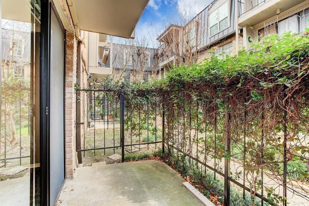 2400 N Braeswood Boulevard - Photo 11