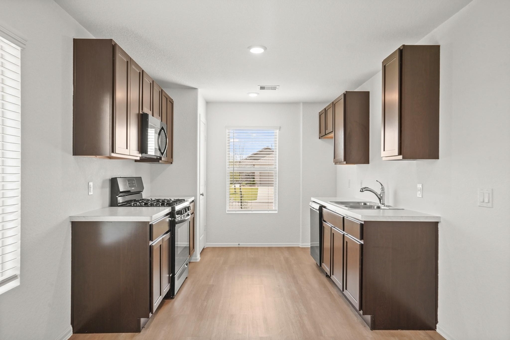 26802 Wilderye Cove Lane - Photo 8