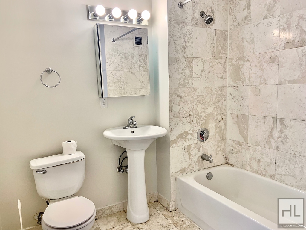 West 96th Street - Photo 6
