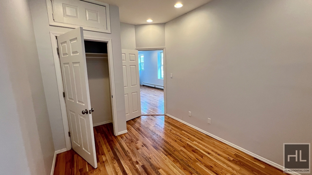 536 Ralph Avenue - Photo 9
