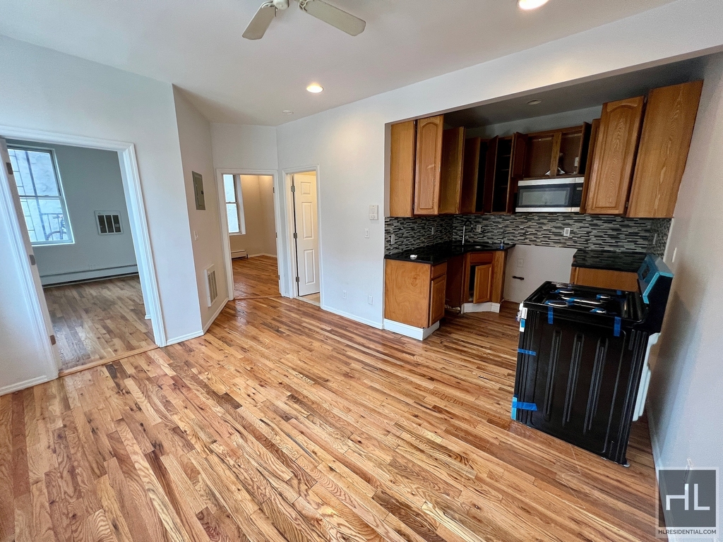 536 Ralph Avenue - Photo 4