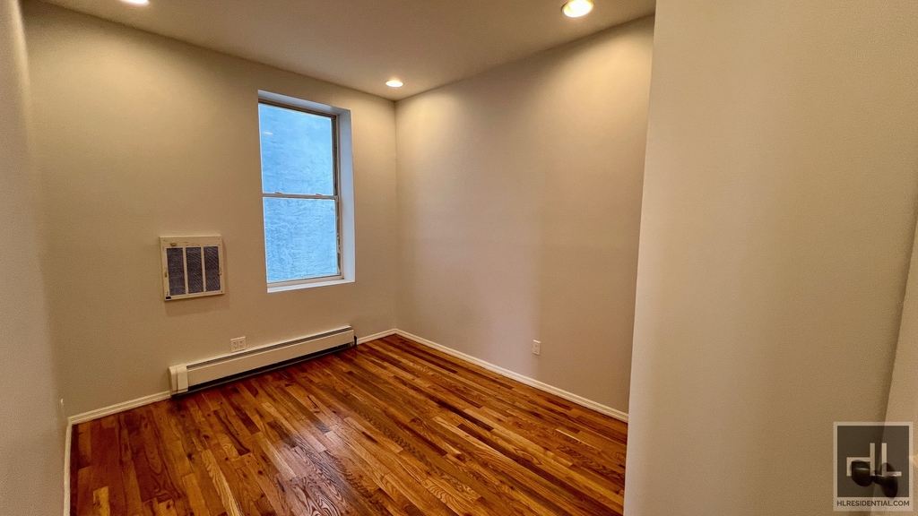 536 Ralph Avenue - Photo 8