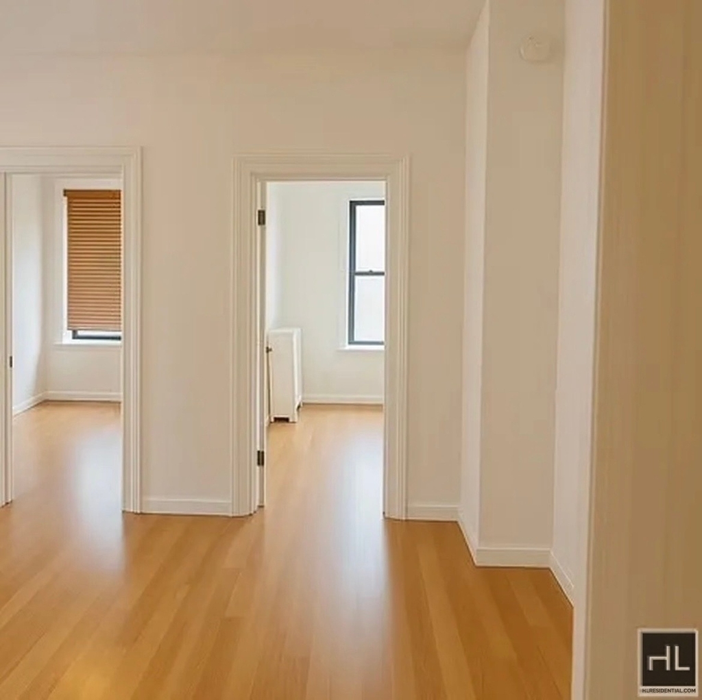 35-25 Crescent Street - Photo 1