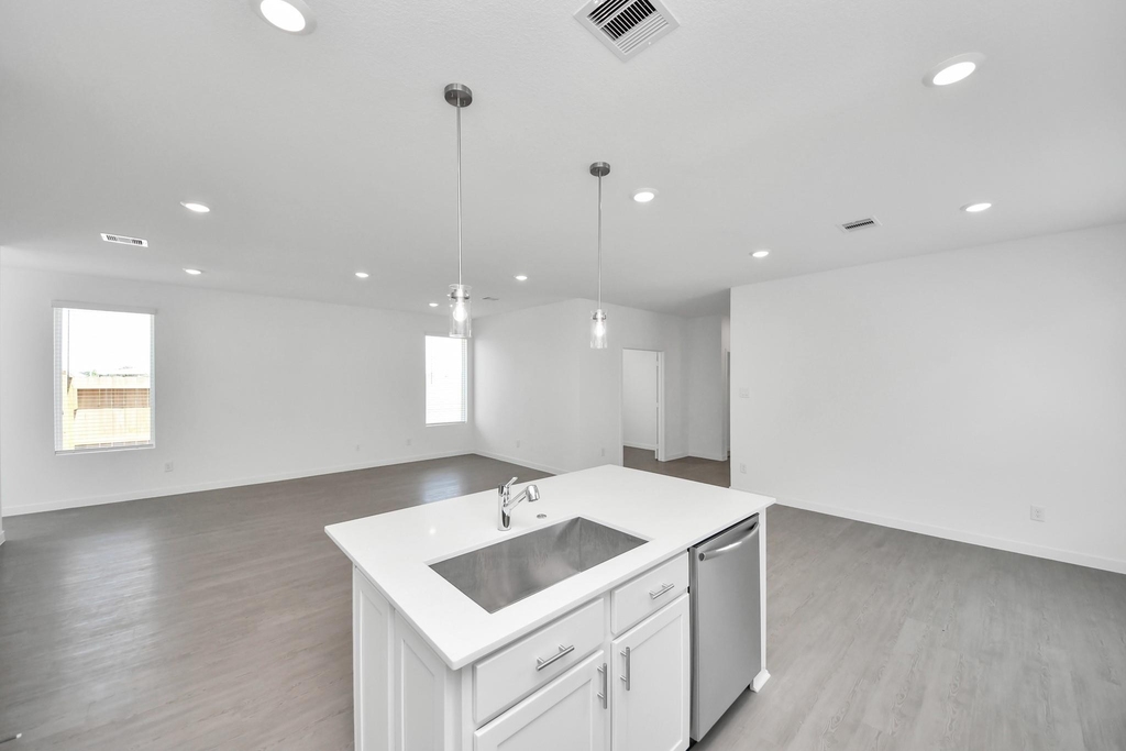 29515 Pondview Drive - Photo 17