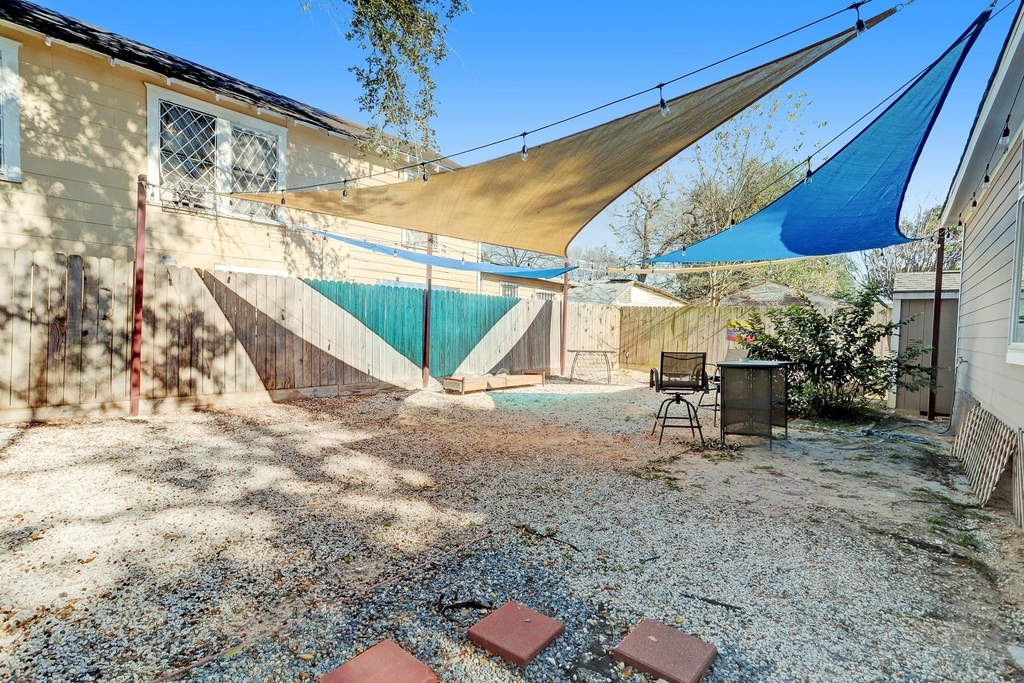 4801 Avenue H - Photo 18