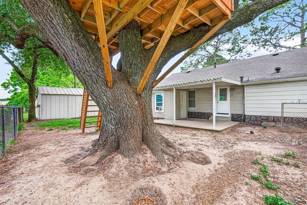8111 Main Street - Photo 32