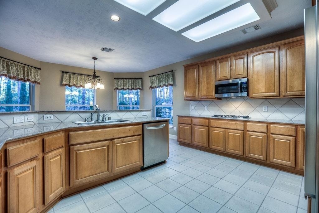 6 Greycrest Place - Photo 8