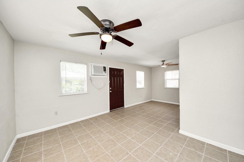3910 Hoffman St - Photo 8